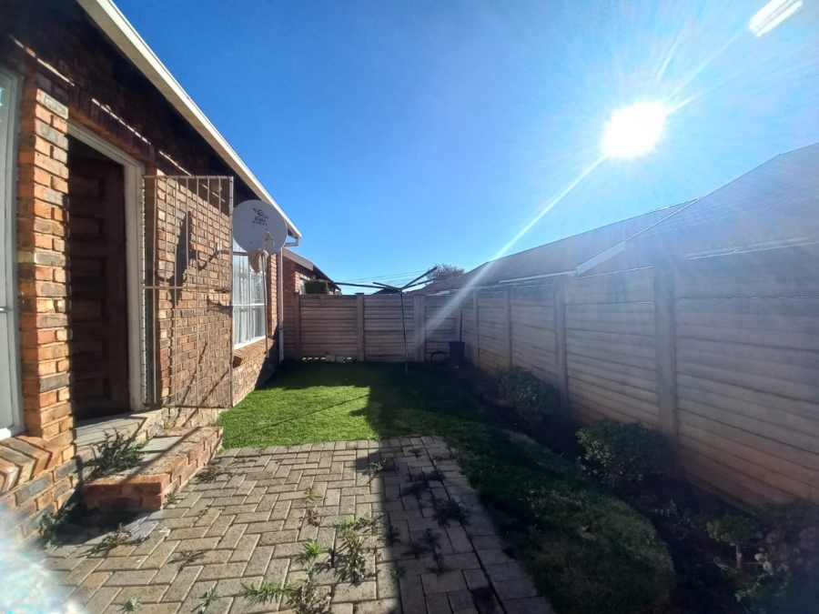 To Let 2 Bedroom Property for Rent in Fleurdal Free State
